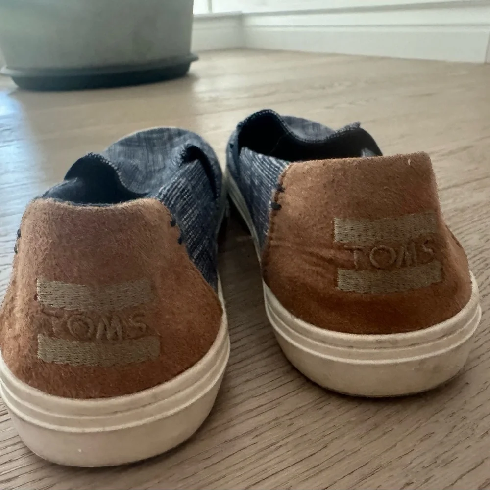 Toms gently worn